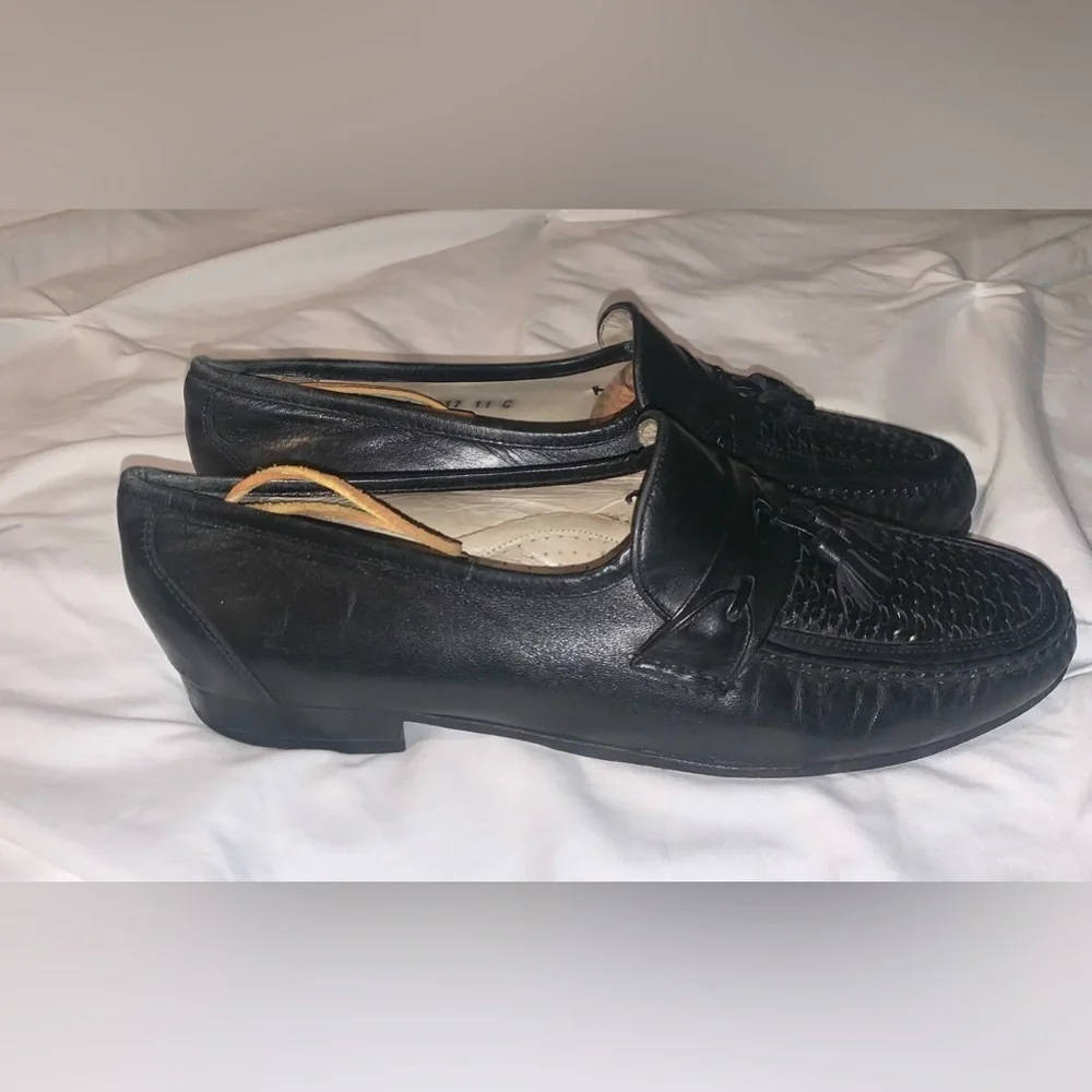 E.T. Wright Woven Vamp black leather Vintage loafers with tassels Size 11